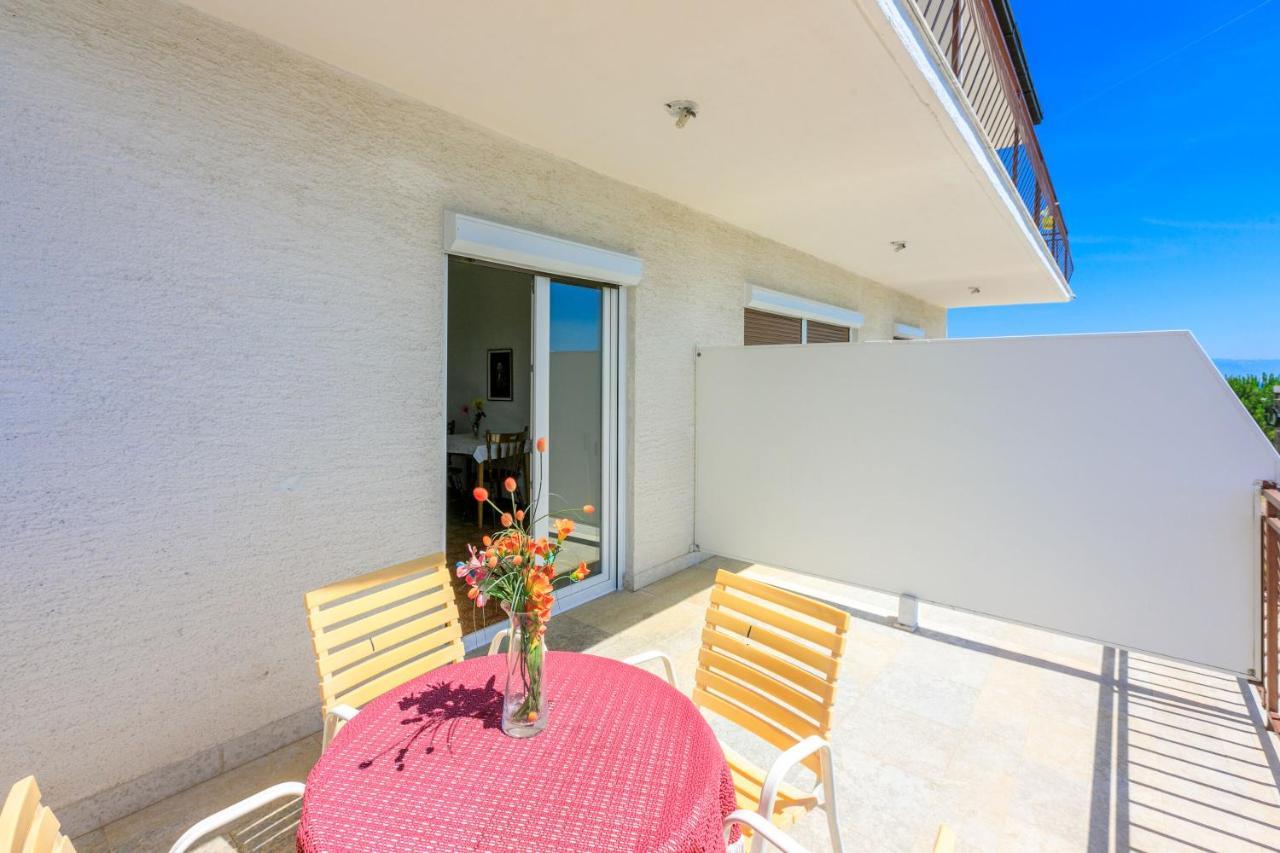 Apartments Rozaria Dramalj Exterior photo