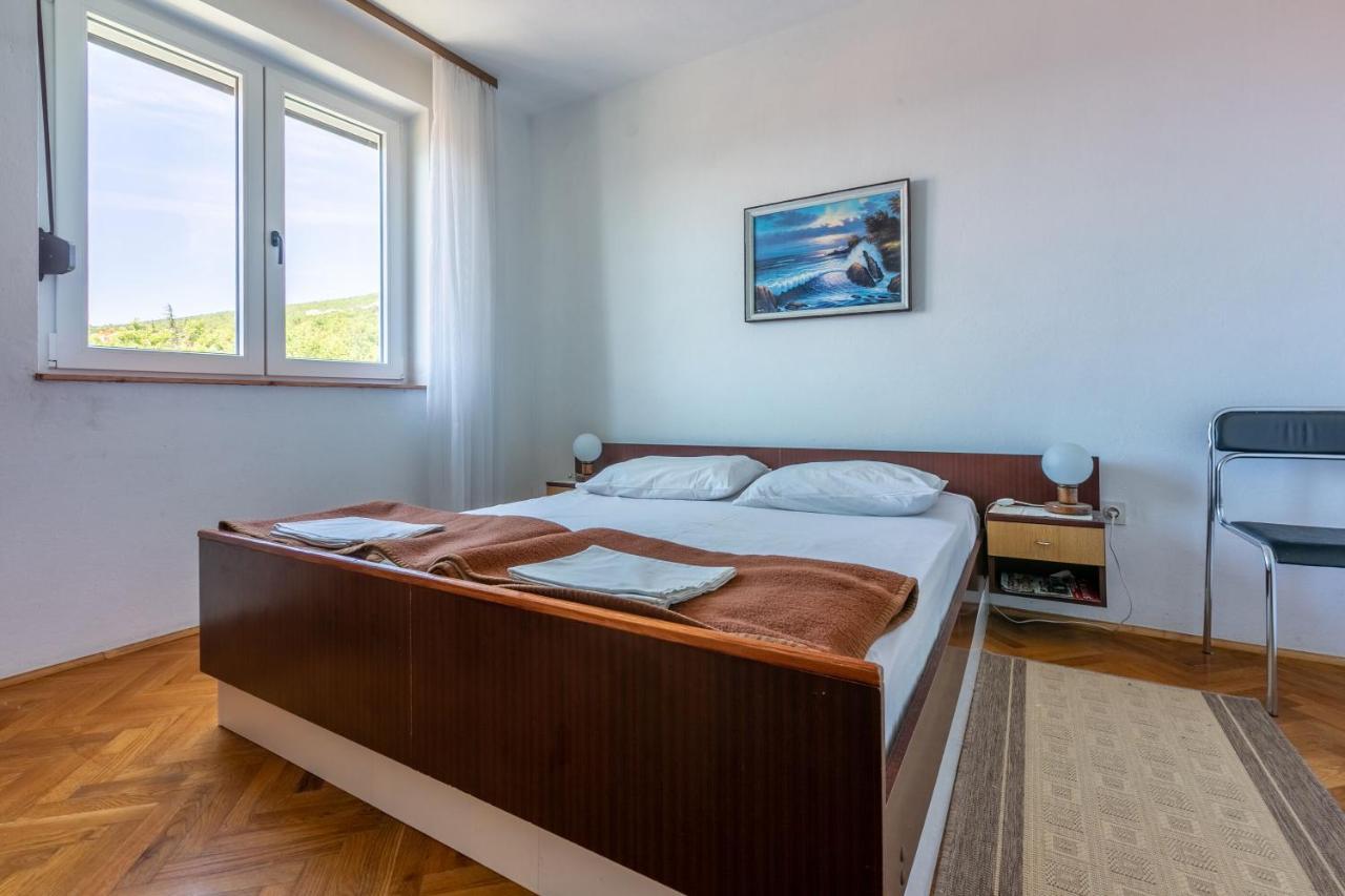 Apartments Rozaria Dramalj Exterior photo